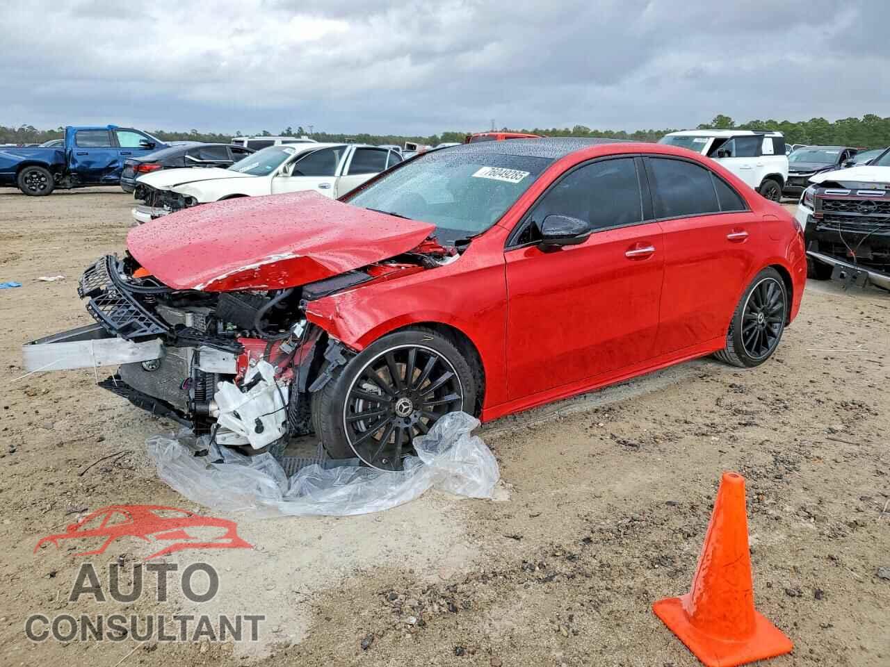 MERCEDES-BENZ A-CLASS 2020 - W1K3G4EB0LW045196