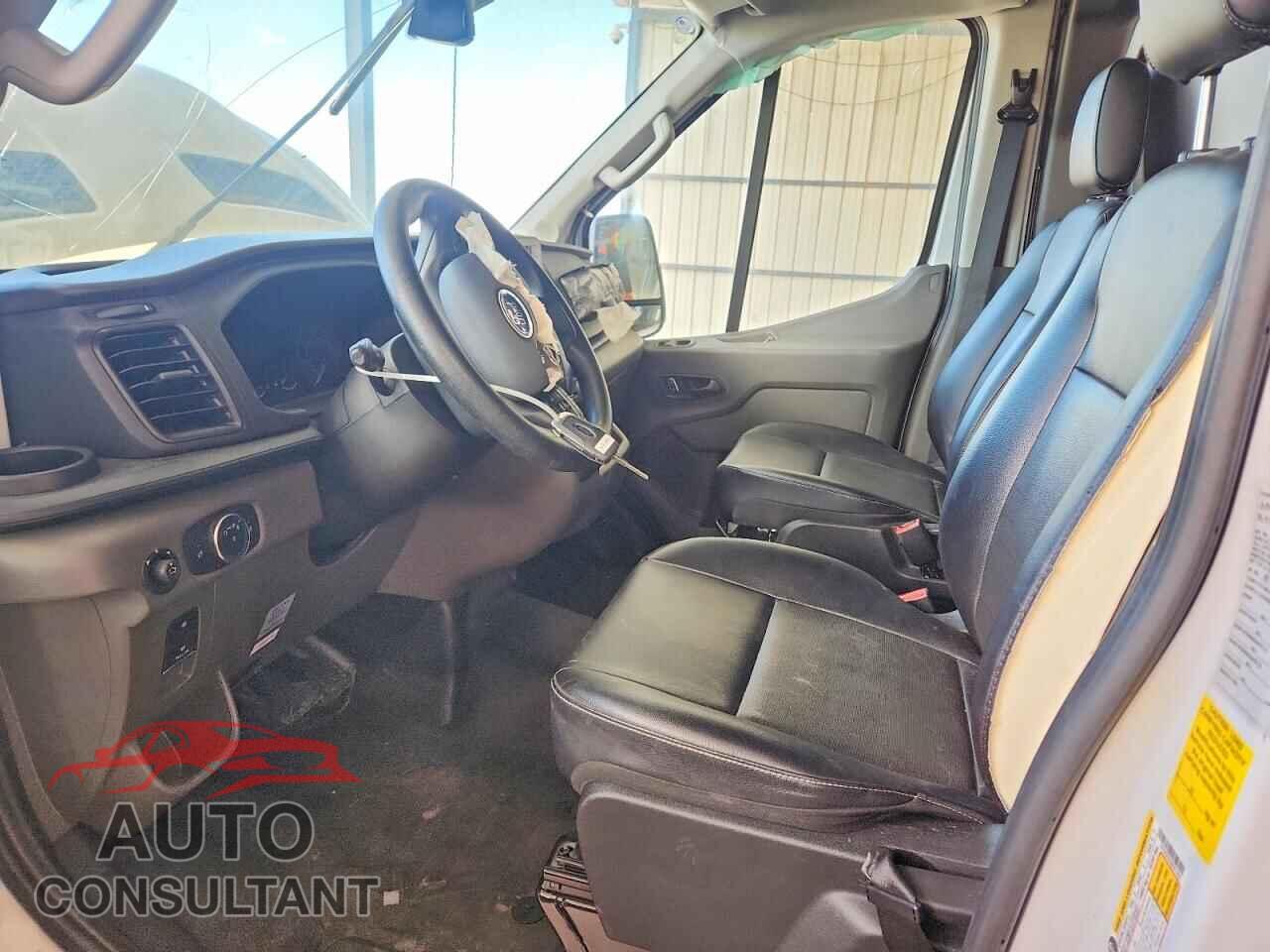 FORD TRANSIT 2024 - 1FTYE2C87RKA77452