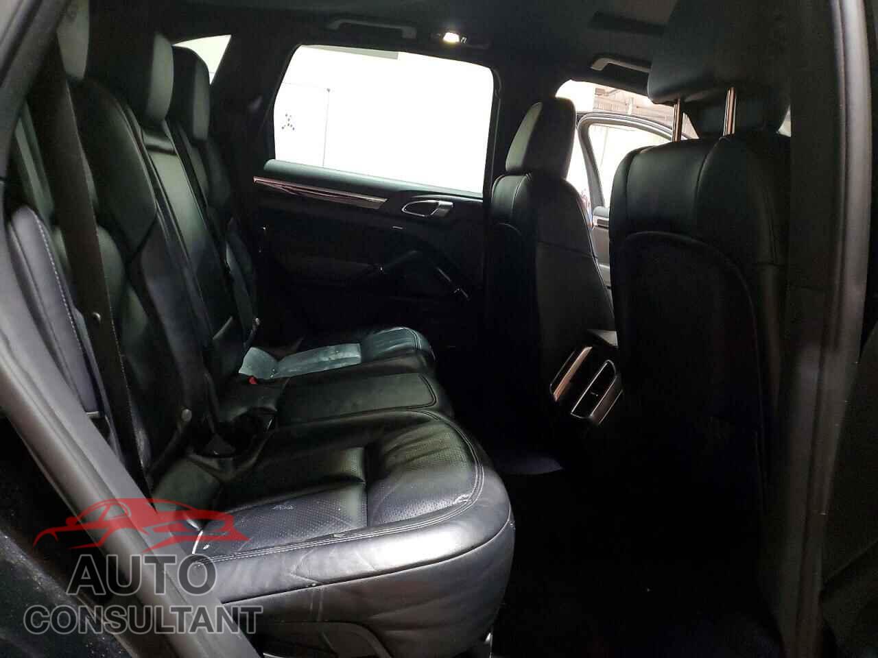 PORSCHE CAYENNE 2016 - WP1AA2A27GLA03644
