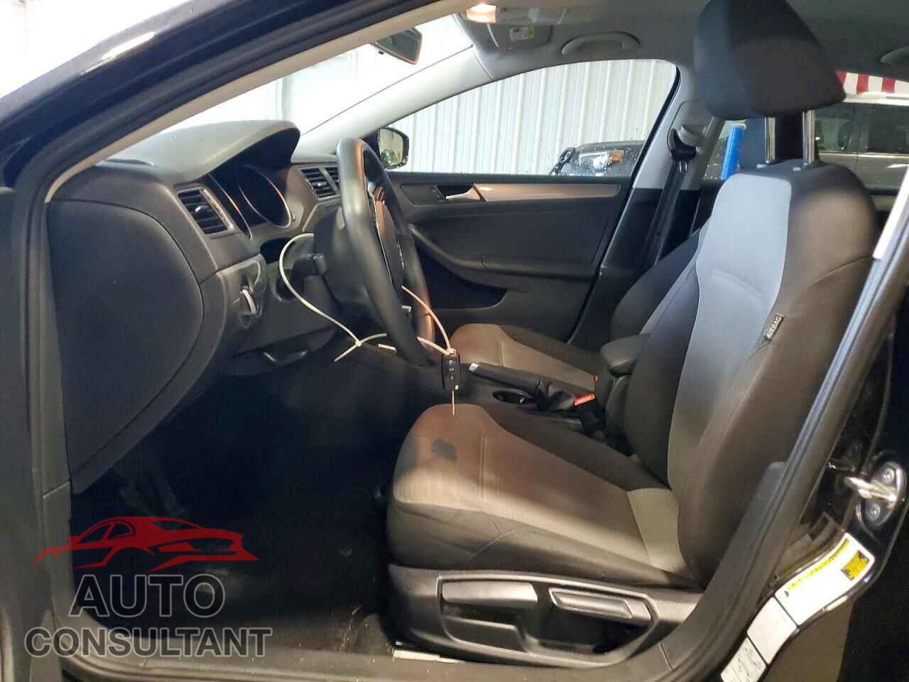 VOLKSWAGEN JETTA 2017 - 3VW2B7AJ3HM329302