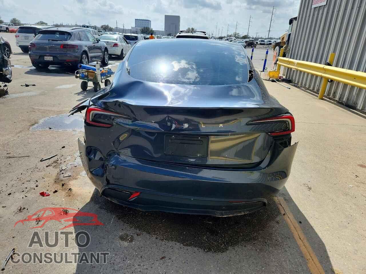 TESLA MODEL 3 2024 - 5YJ3E1EA7RF872387