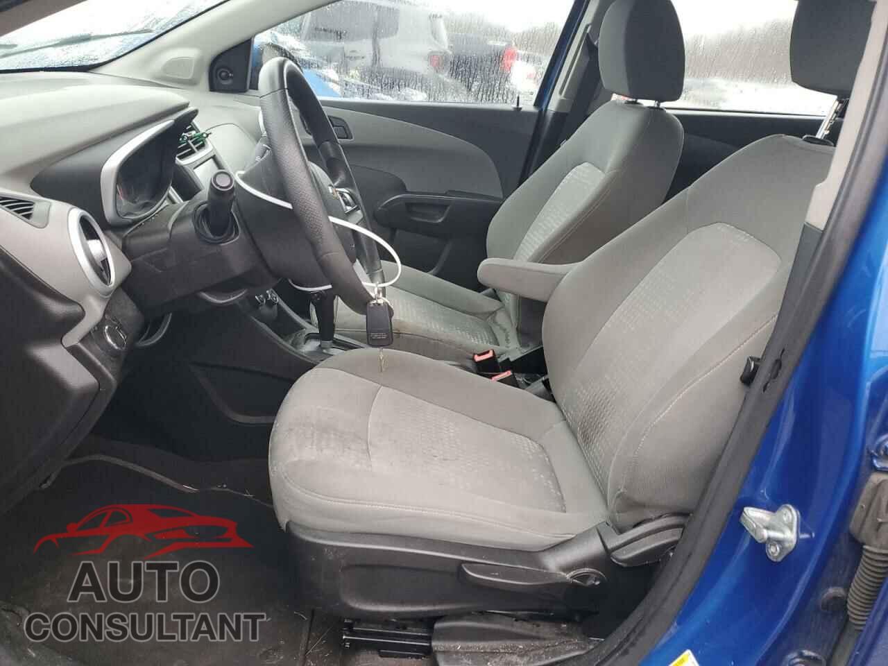 CHEVROLET SONIC 2017 - 1G1JB5SH1H4151246
