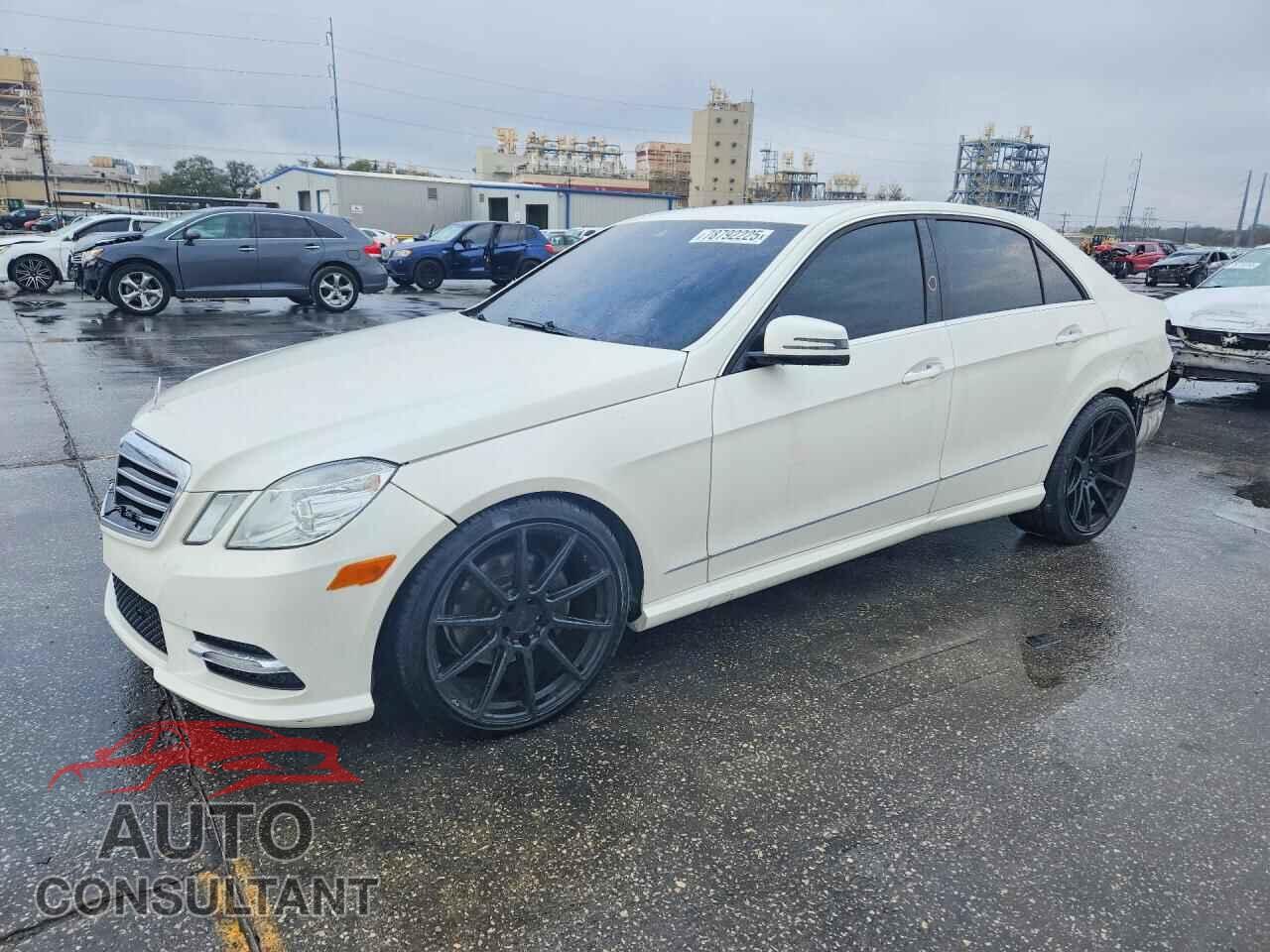 MERCEDES-BENZ E 2013 - WDDHF5KB7DA733097