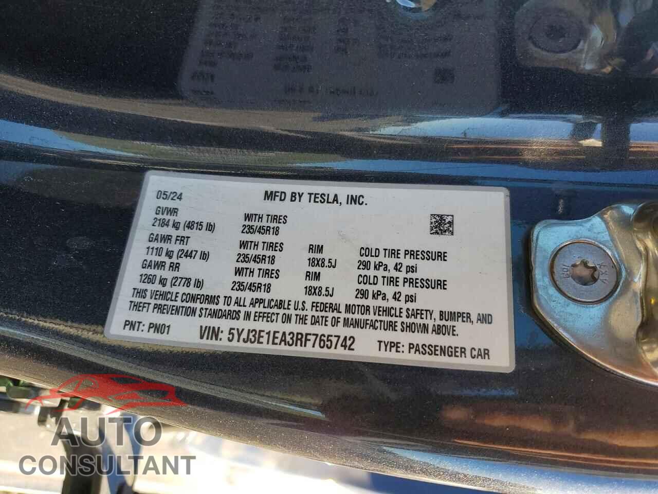 TESLA MODEL 3 2024 - 5YJ3E1EA3RF765742