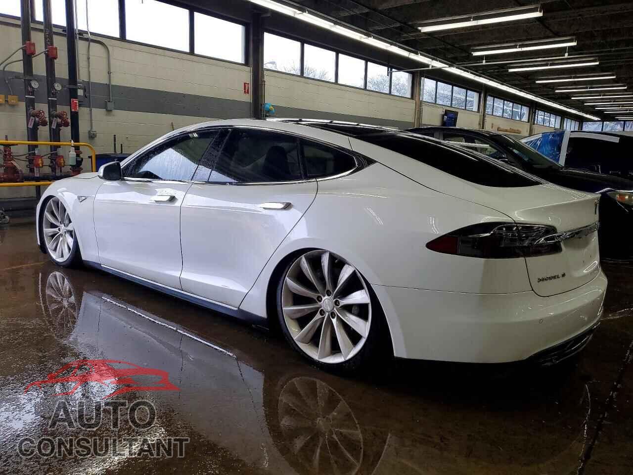TESLA MODEL S 2013 - 5YJSA1CN7DFP25752