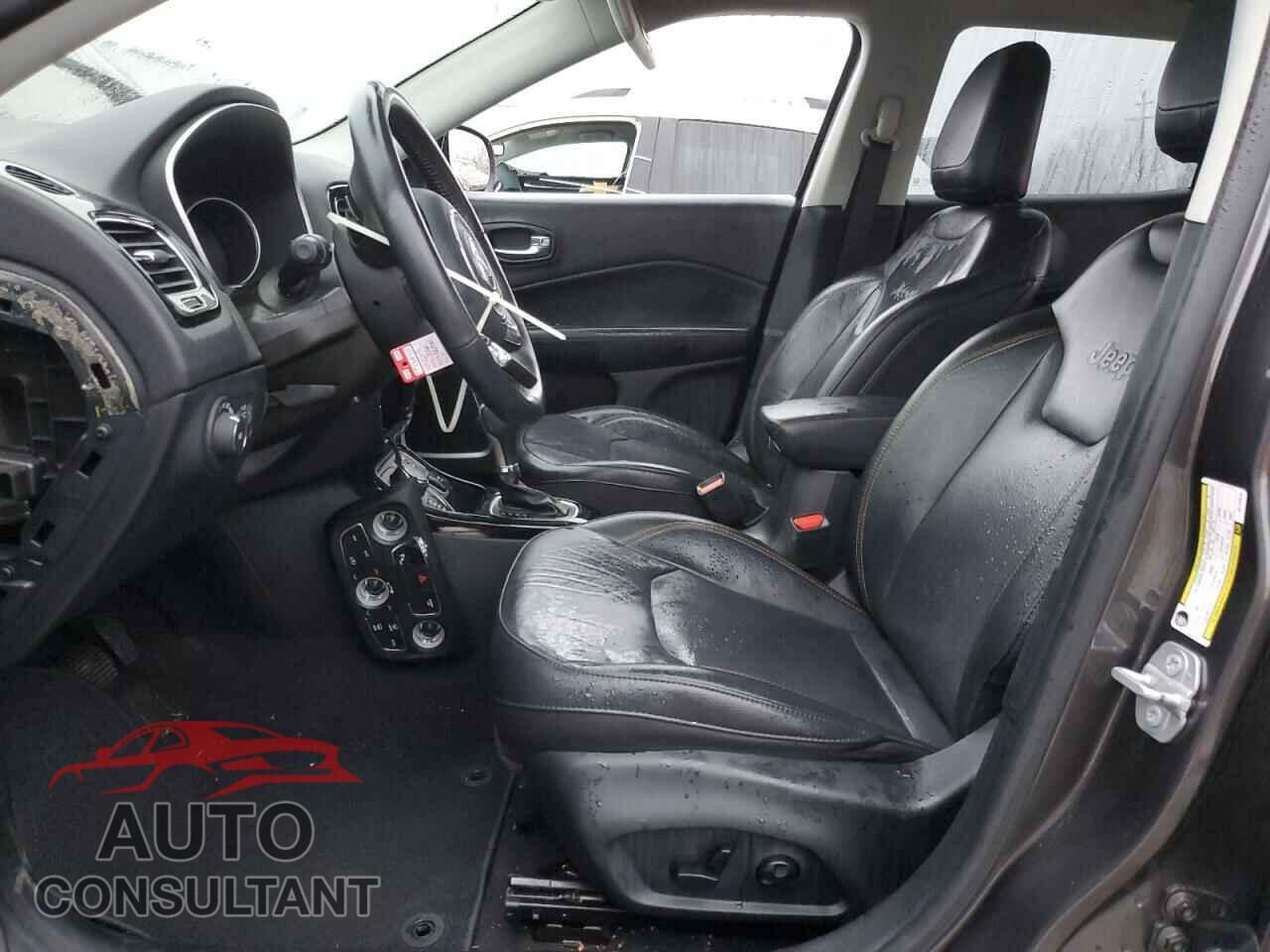 JEEP COMPASS 2019 - 3C4NJDCB4KT724013