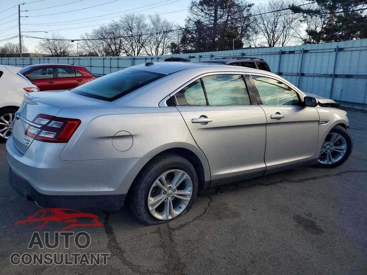 FORD TAURUS 2015 - 1FAHP2H81FG199313
