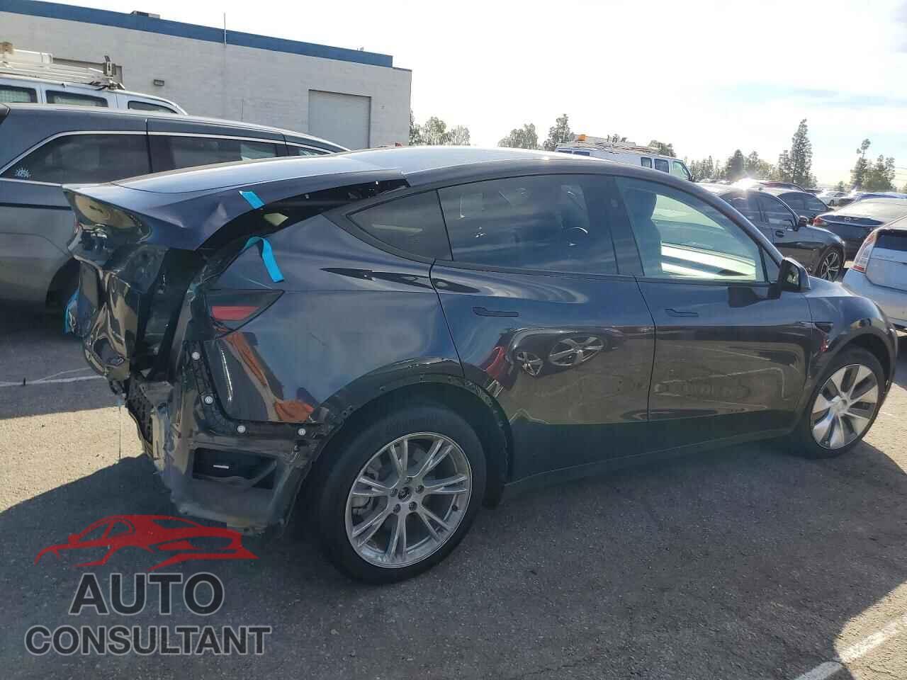 TESLA MODEL Y 2024 - 7SAYGAEE5RF071608