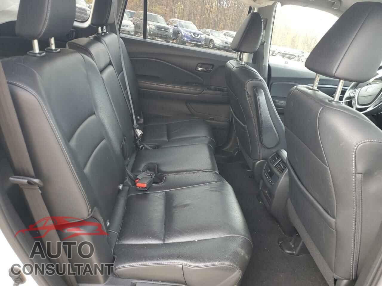 HONDA PILOT 2017 - 5FNYF6H72HB049994