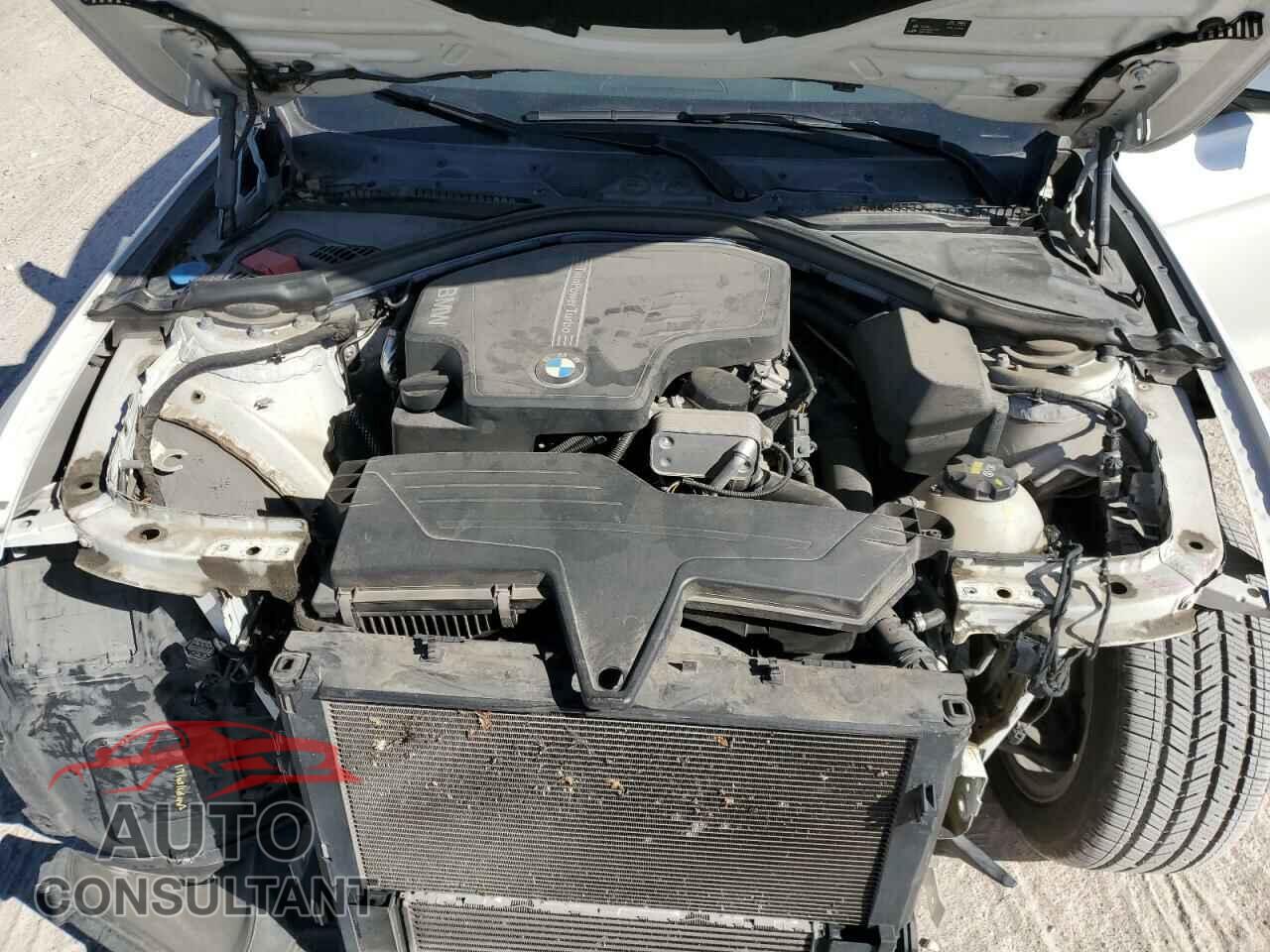 BMW 3 SERIES 2016 - WBA8E1G53GNU11124