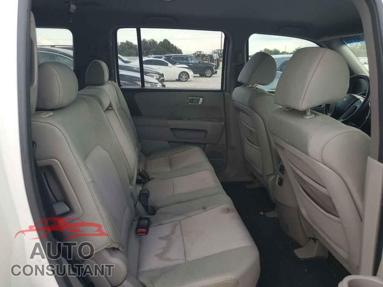 HONDA PILOT 2011 - 5FNYF3H49BB028863