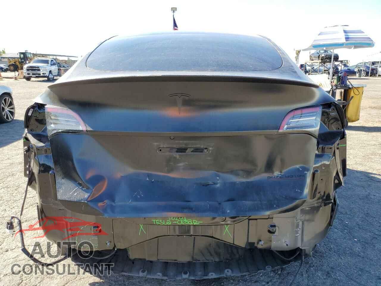 TESLA MODEL Y 2023 - 7SAYGDEF0PF713059