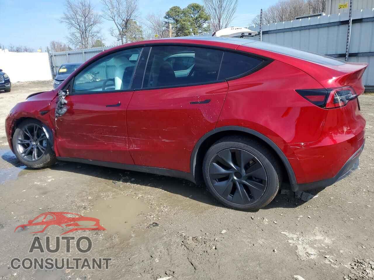 TESLA MODEL Y 2024 - 7SAYGAEE2RF120134