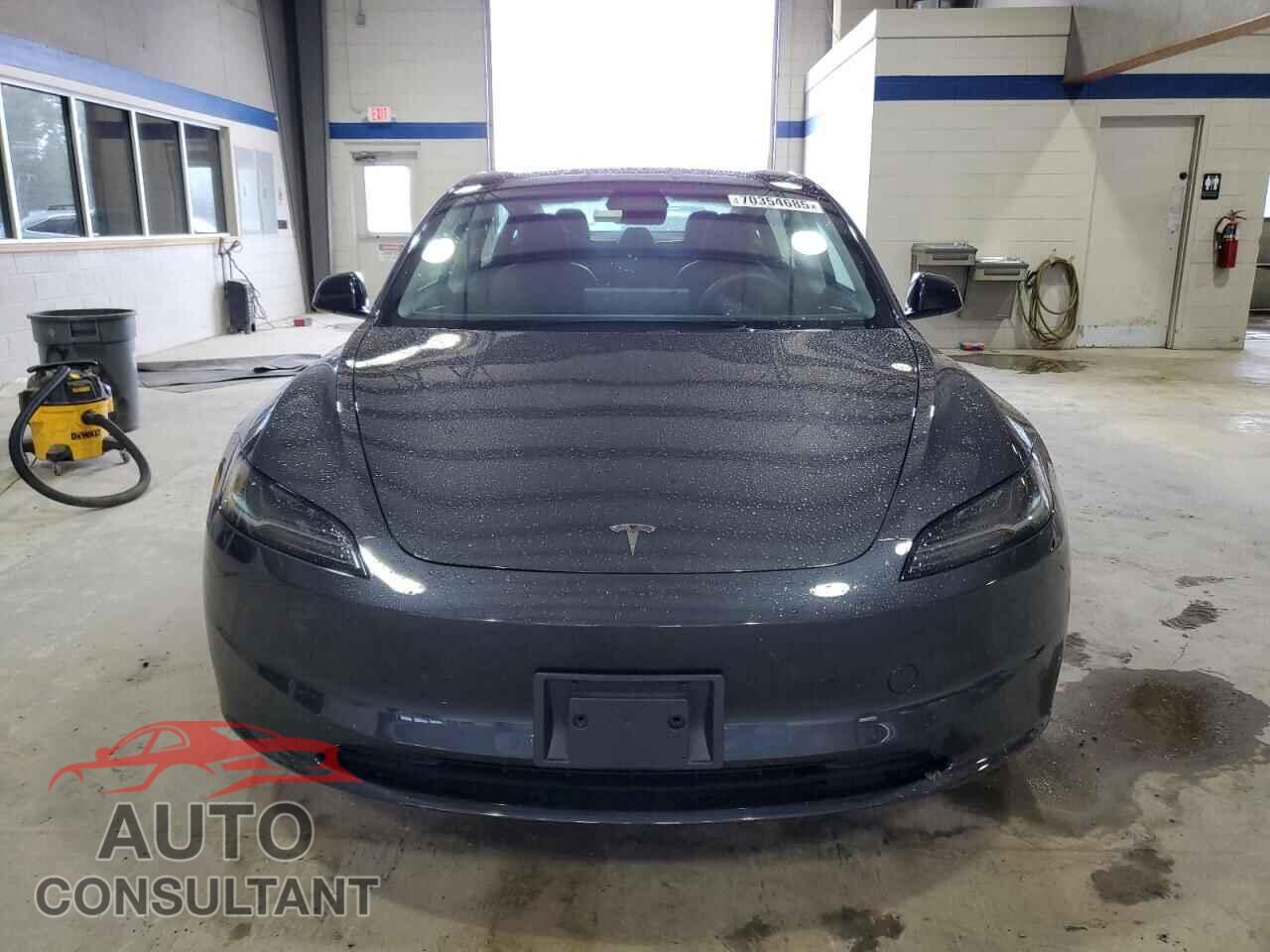 TESLA MODEL 3 2025 - 5YJ3E1EA2SF907326