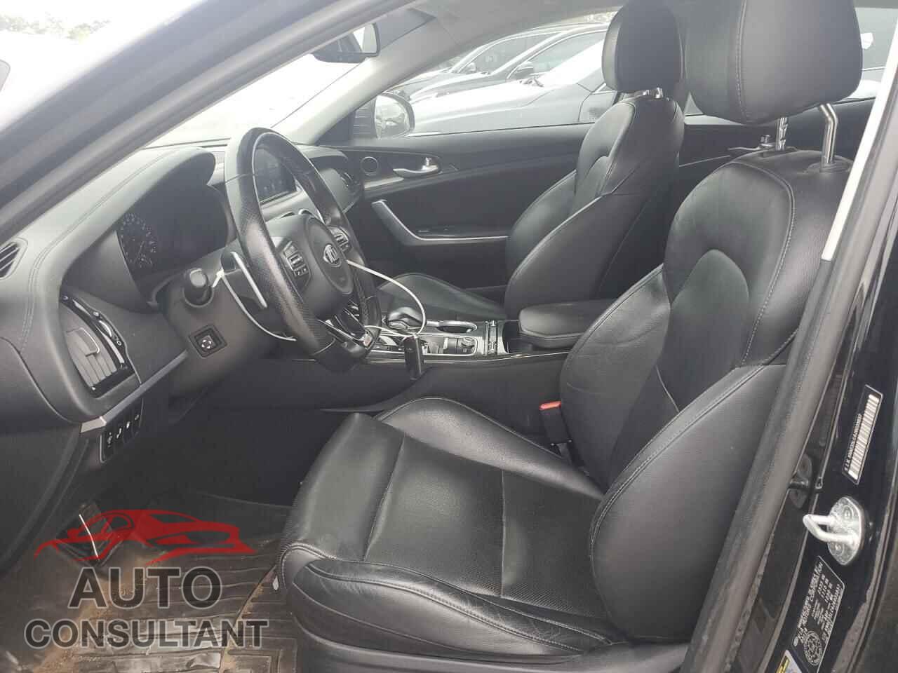 KIA STINGER 2018 - KNAE35LC4J6033837