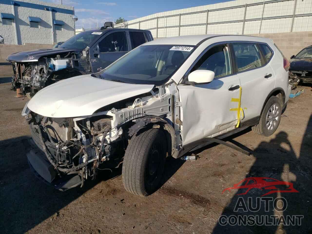 NISSAN ROGUE 2017 - KNMAT2MV7HP523094