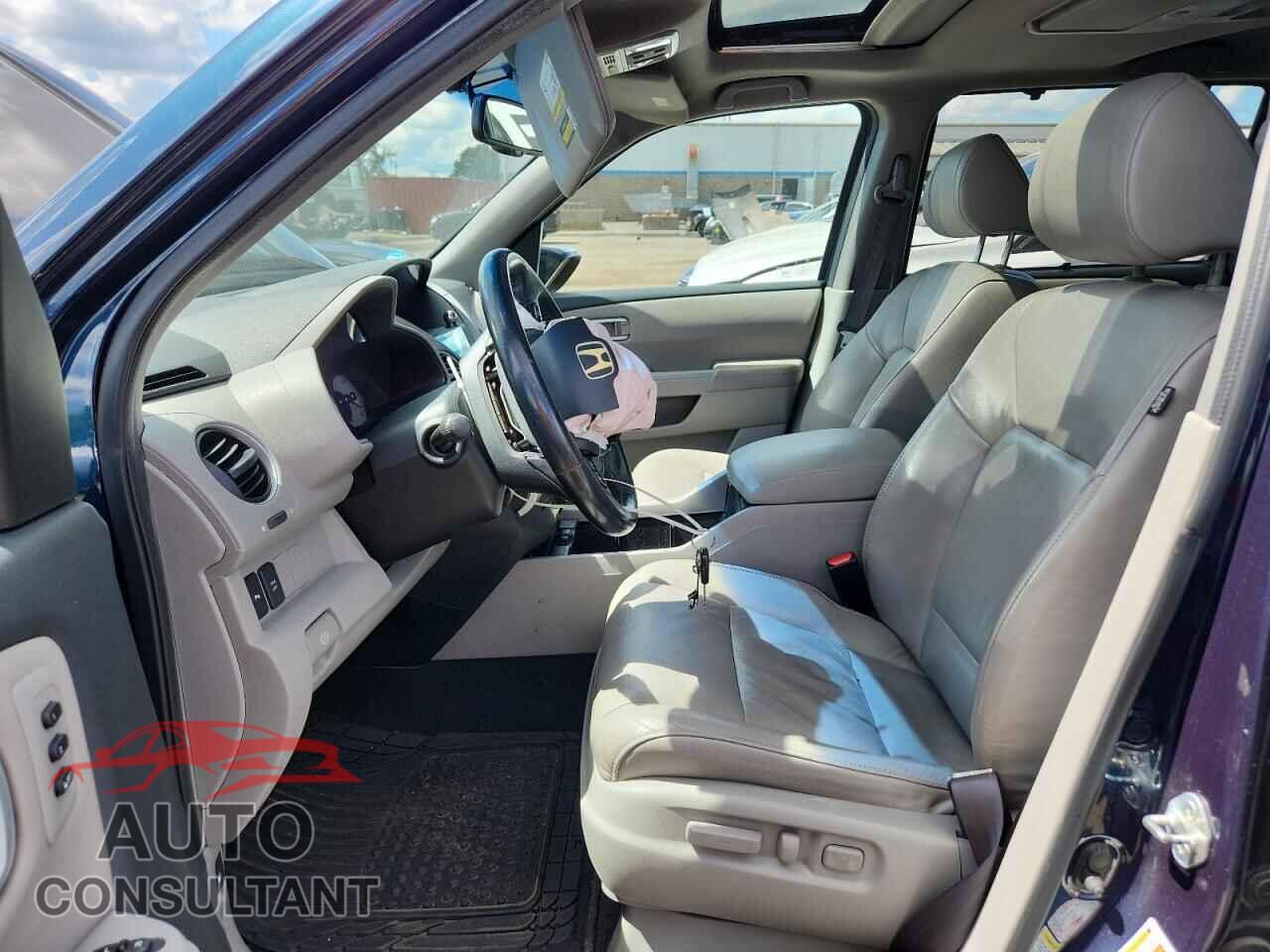 HONDA PILOT 2011 - 5FNYF4H98BB077425