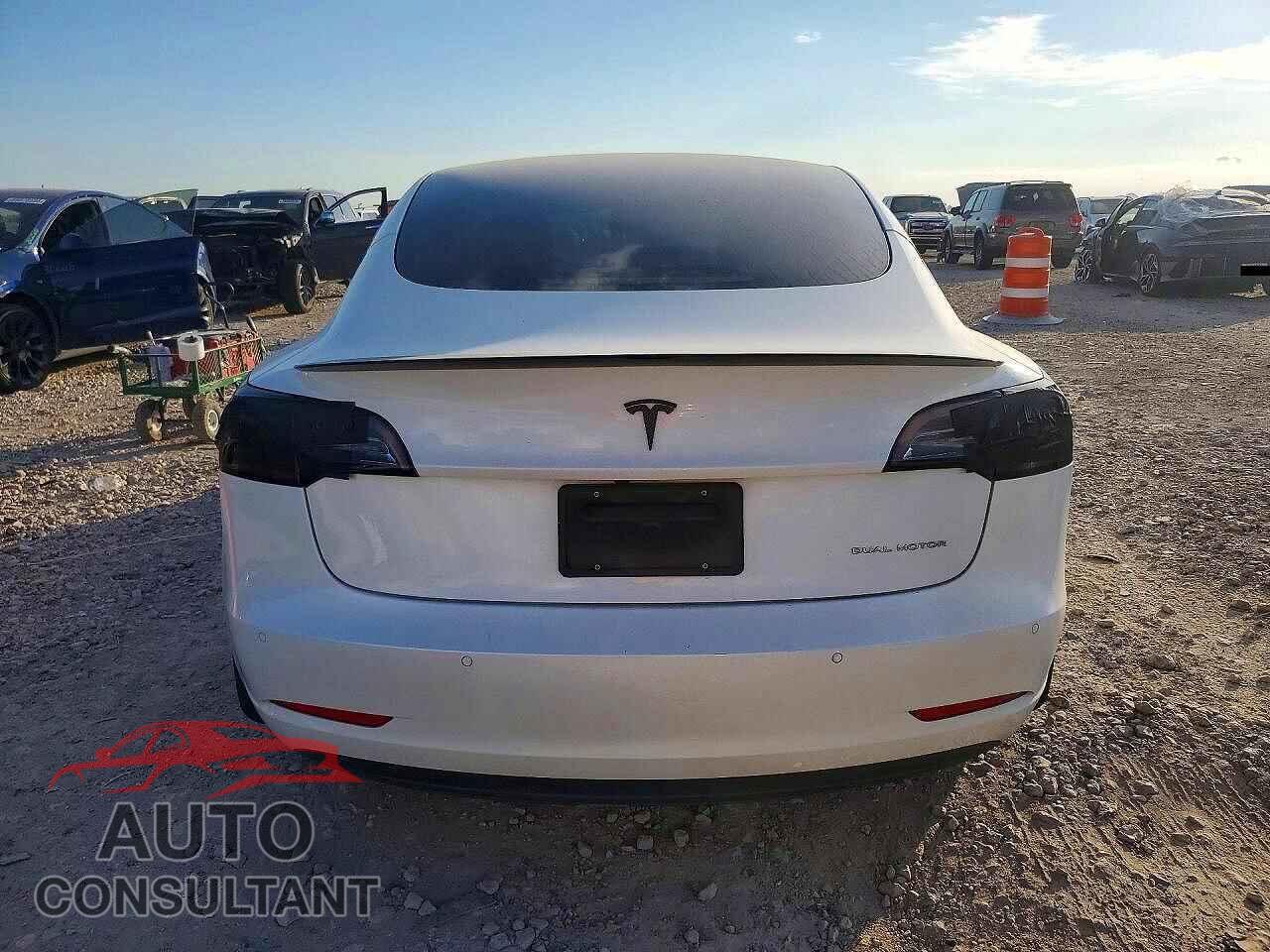 TESLA MODEL 3 2022 - 5YJ3E1EB8NF193277