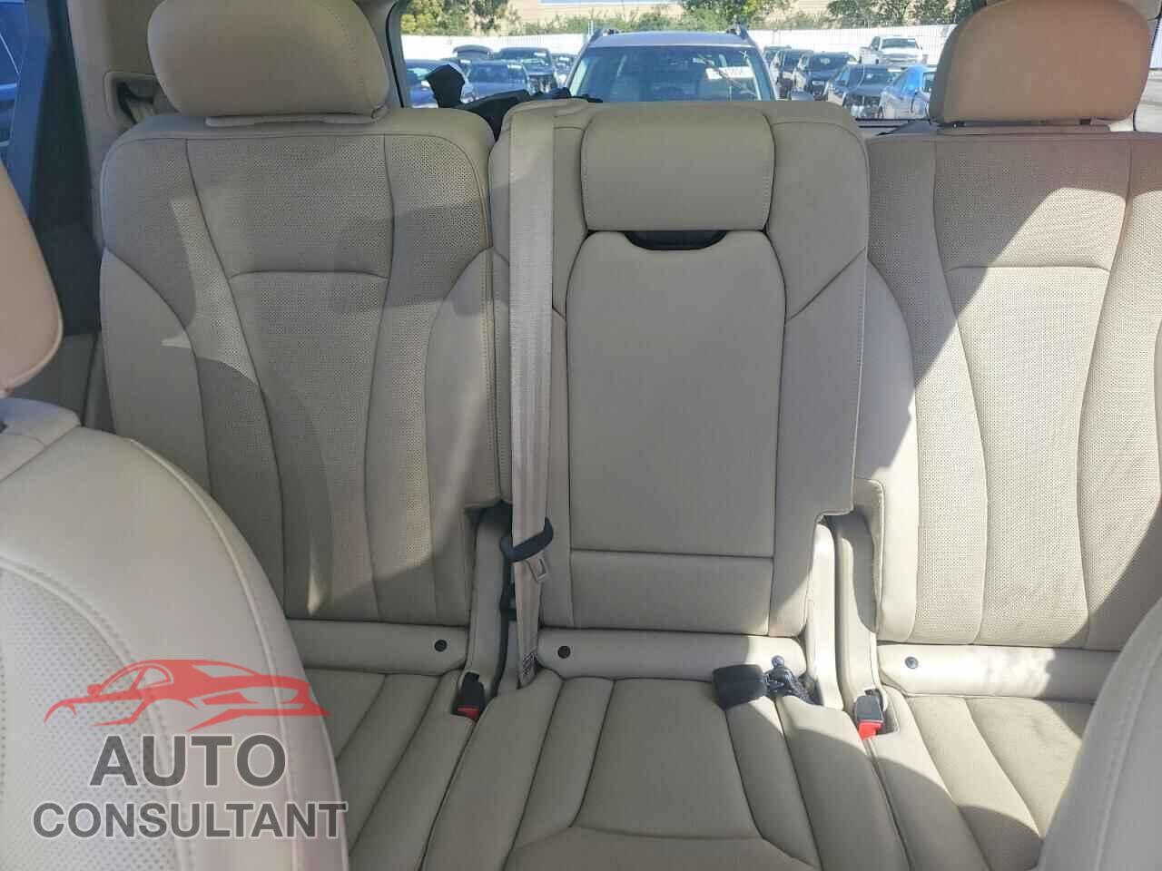 AUDI Q7 2019 - WA1VAAF77KD015727