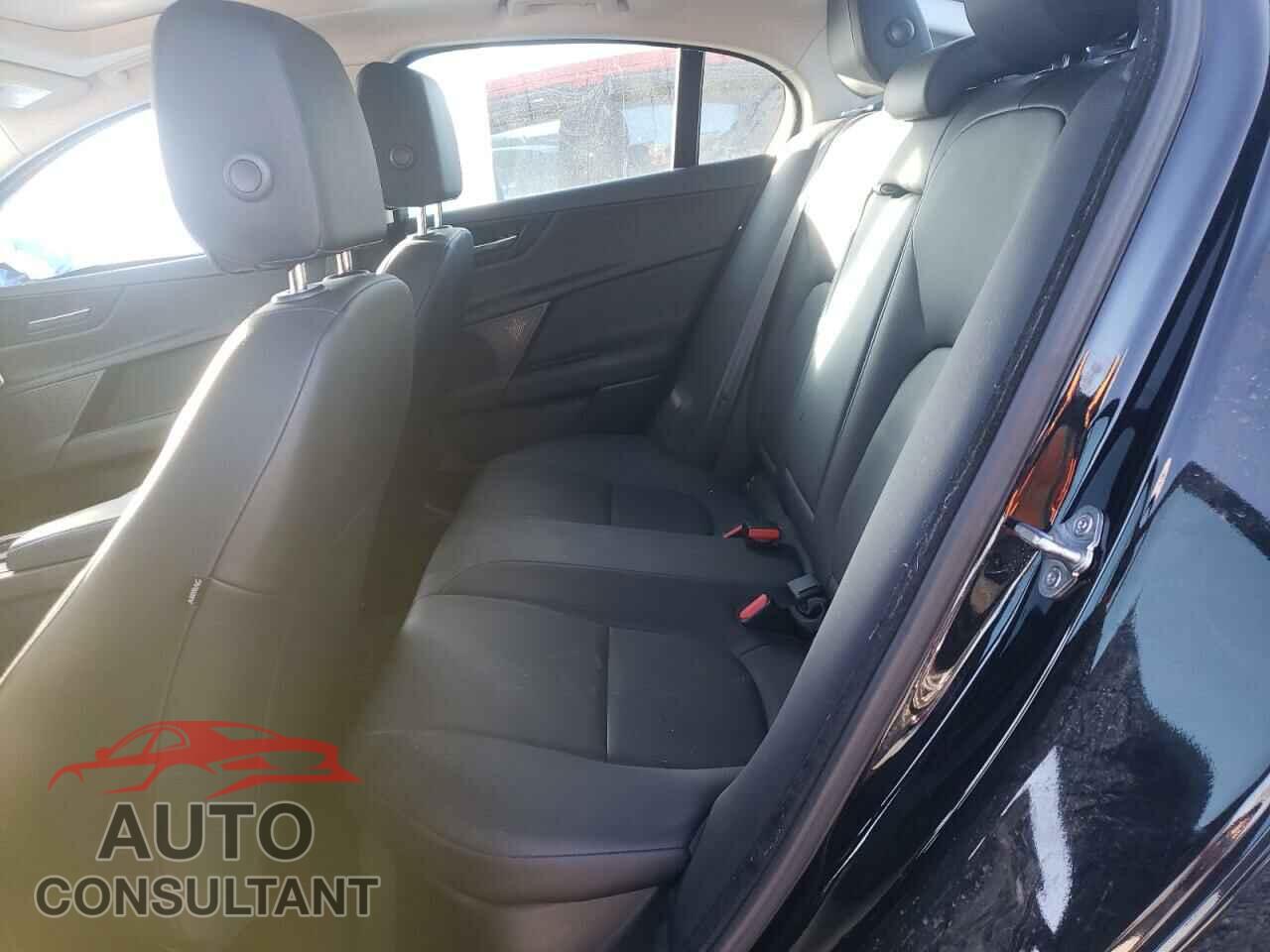 JAGUAR XE 2017 - SAJAR4BG8HA972772