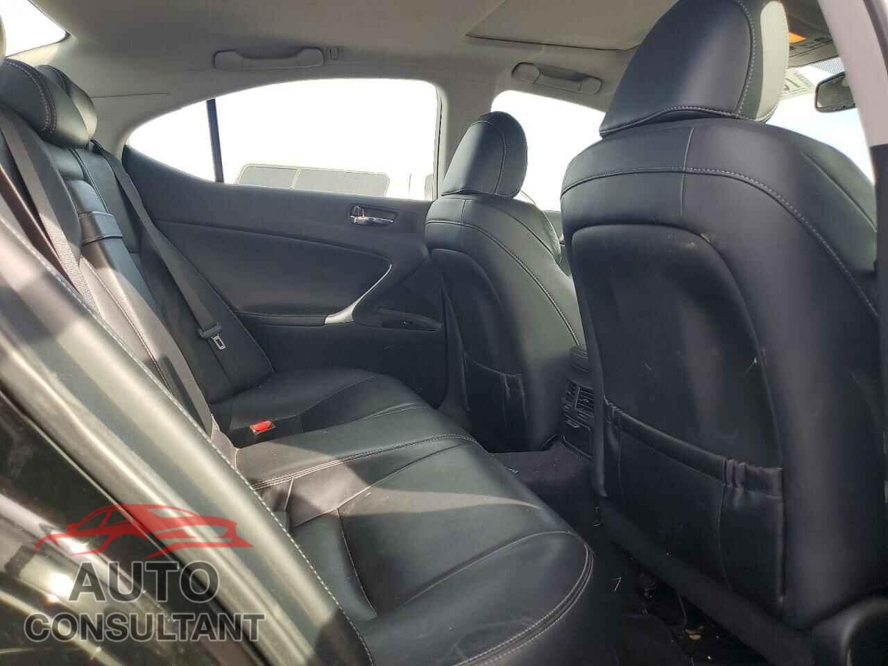 LEXUS IS 2011 - JTHBF5C24B5130093