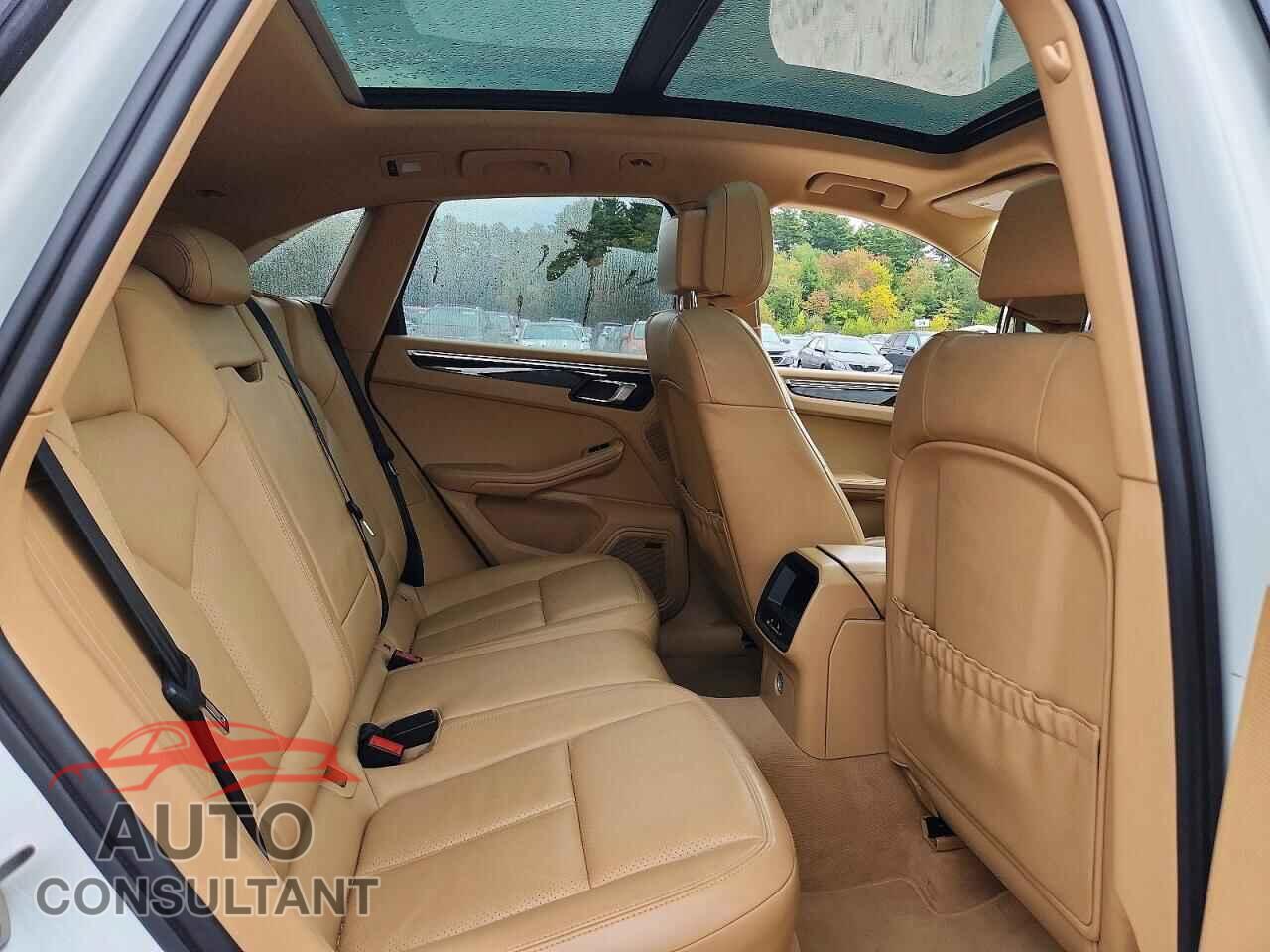 PORSCHE MACAN 2015 - WP1AB2A59FLB67645