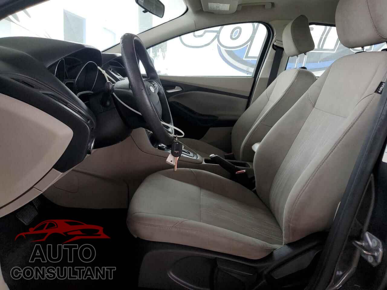 FORD FOCUS 2015 - 1FADP3F26FL316975