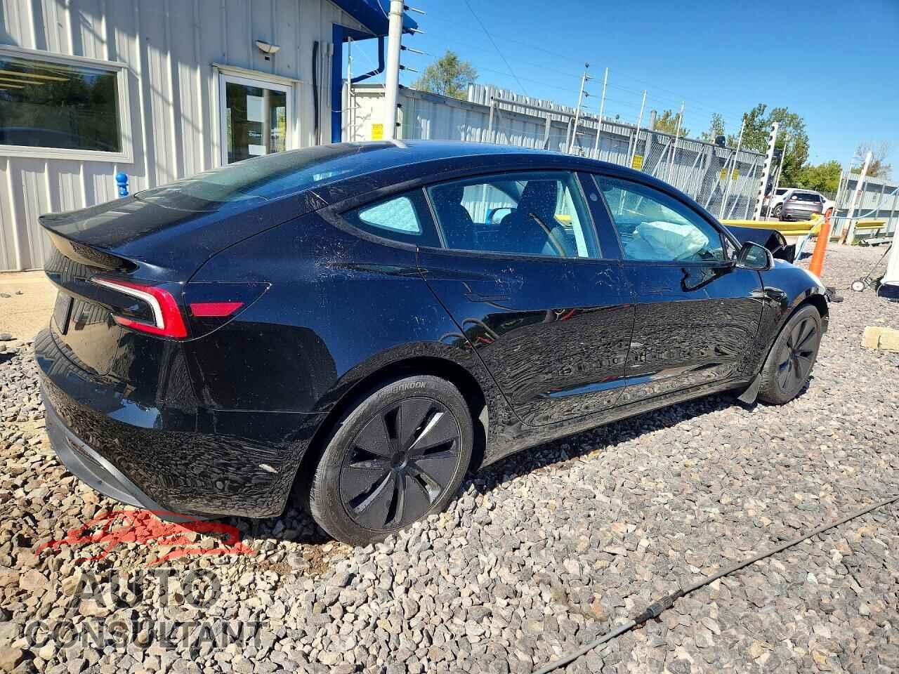 TESLA MODEL 3 2025 - 5YJ3E1EA2SF054524