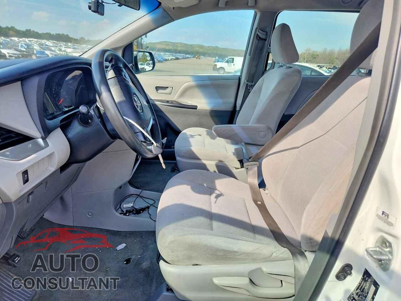 TOYOTA SIENNA 2017 - 5TDZZ3DC9HS819682