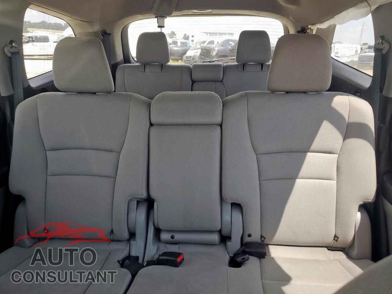 HONDA PILOT 2017 - 5FNYF5H19HB044894