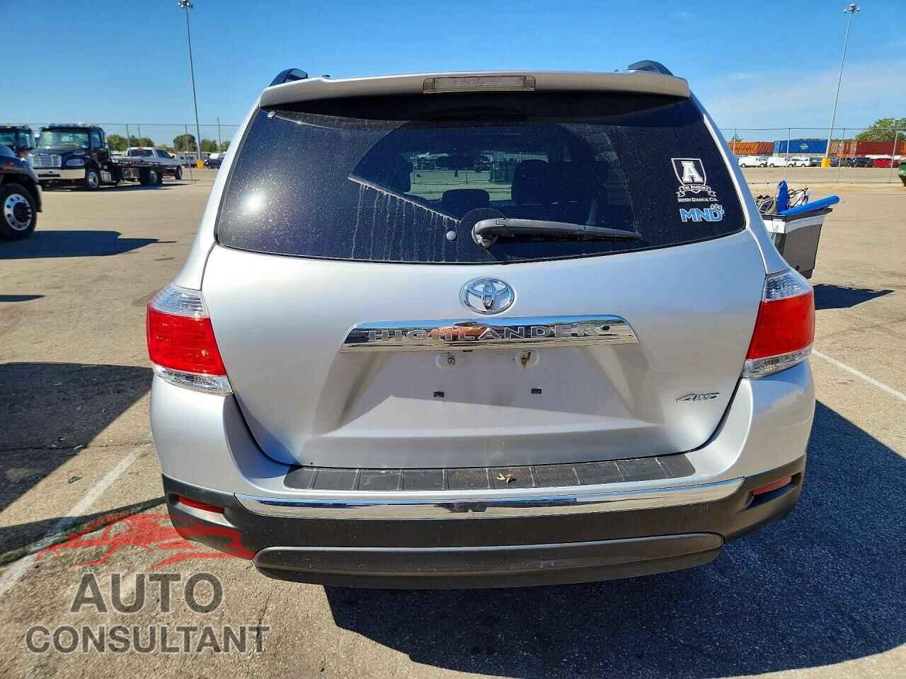 TOYOTA HIGHLANDER 2013 - 5TDBK3EH8DS200243