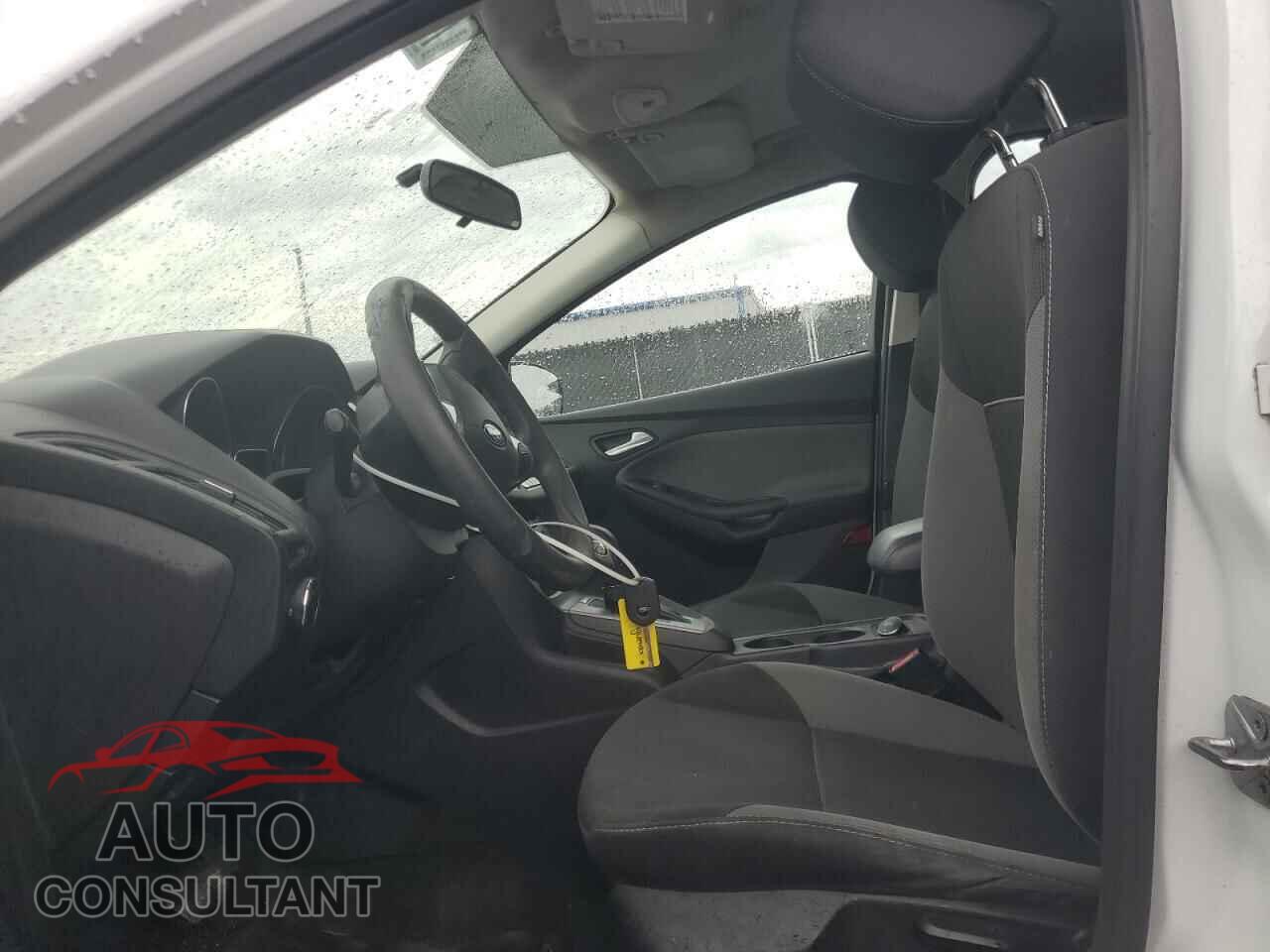 FORD FOCUS 2014 - 1FADP3F2XEL403518