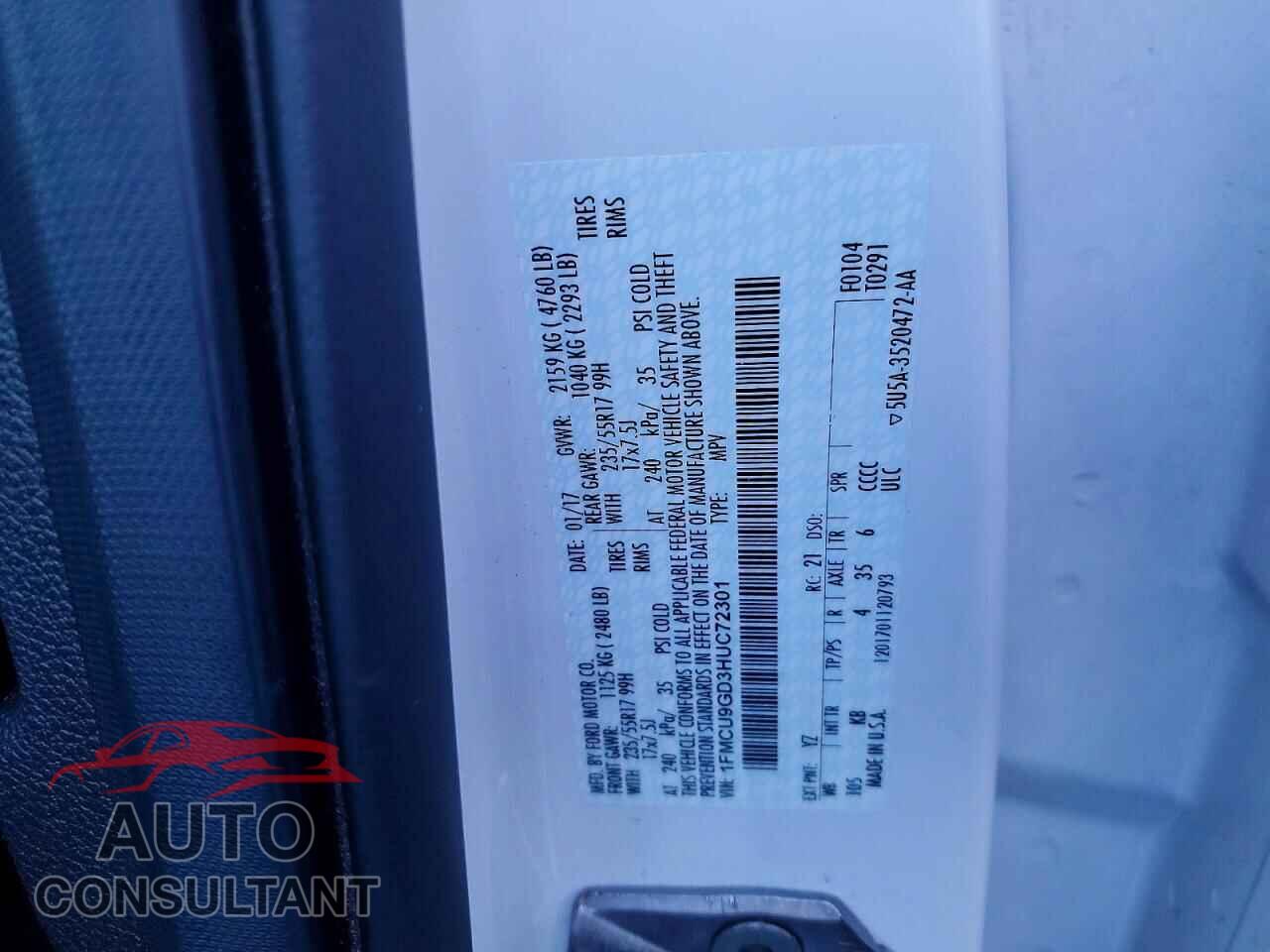 FORD ESCAPE 2017 - 1FMCU9GD3HUC72301