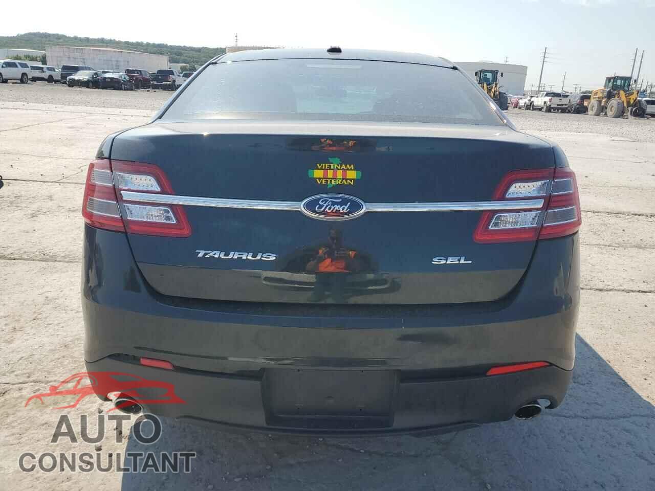 FORD TAURUS 2014 - 1FAHP2E88EG174945