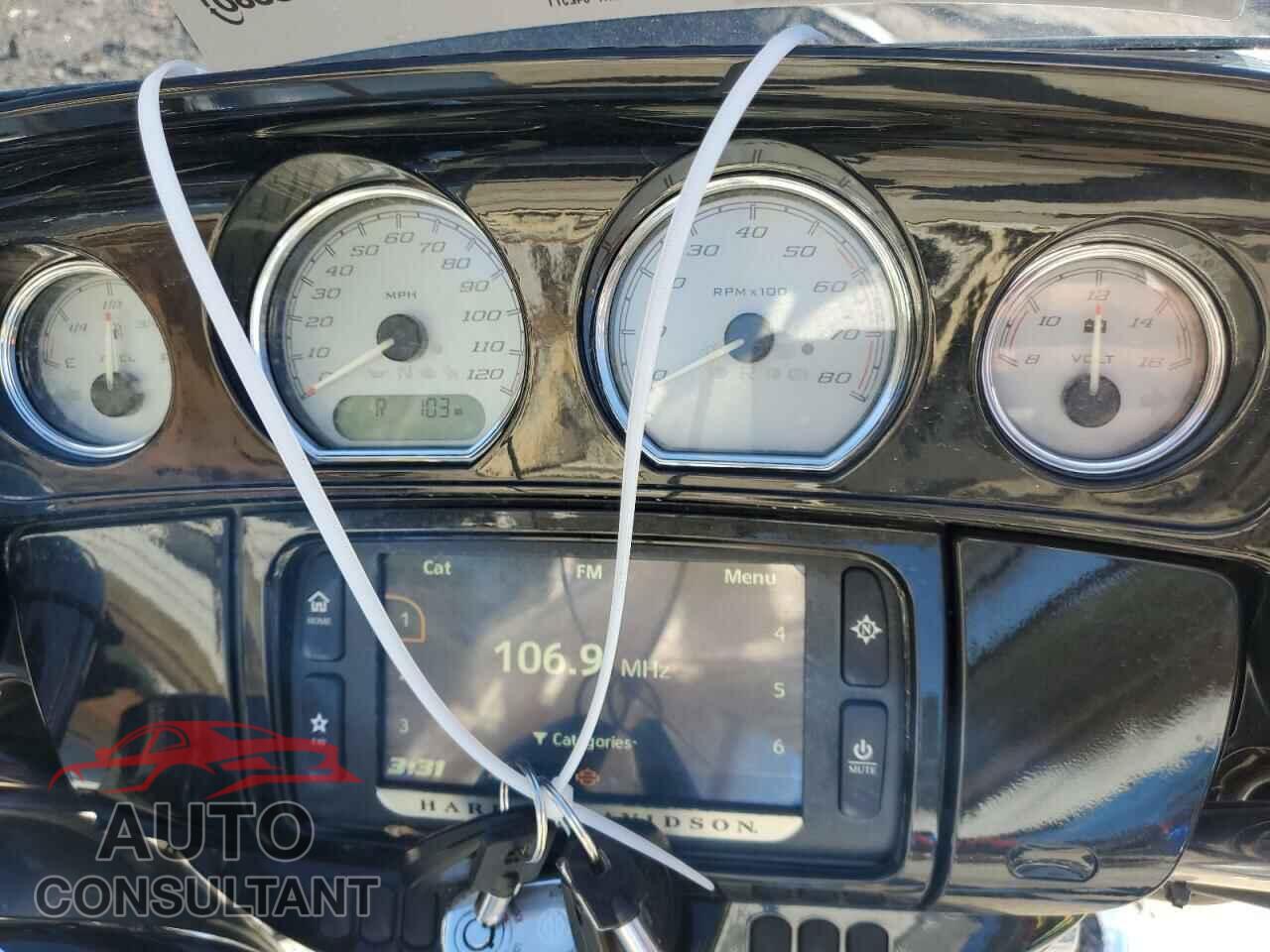 HARLEY-DAVIDSON FL 2015 - 1HD1KRM1XFB642971