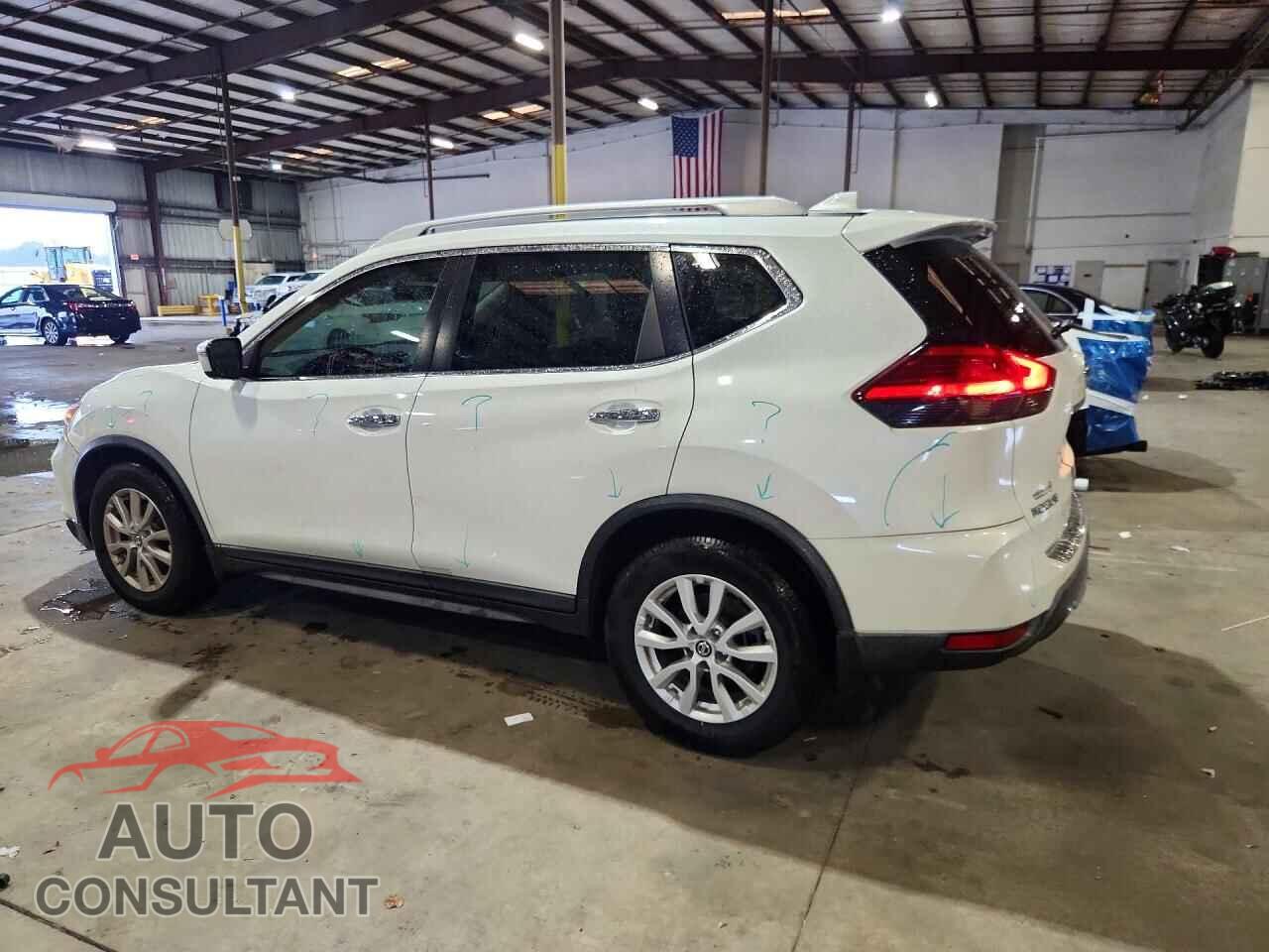 NISSAN ROGUE 2017 - KNMAT2MT6HP559552