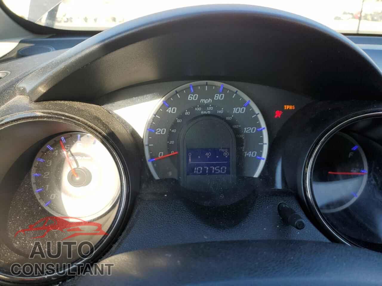 HONDA FIT 2013 - JHMGE8H51DC077204