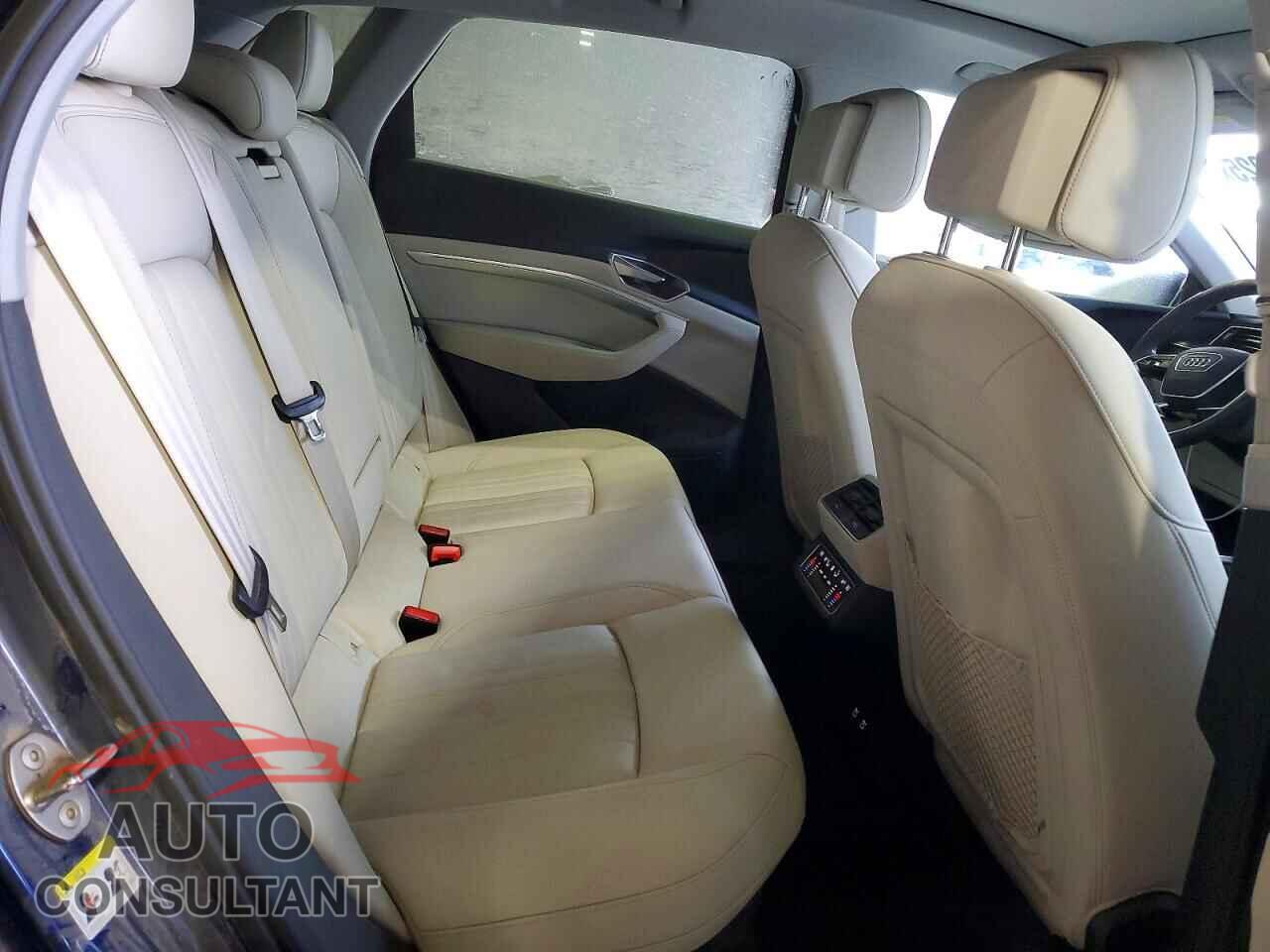 AUDI E-TRON 2021 - WA1AAAGE0MB032640