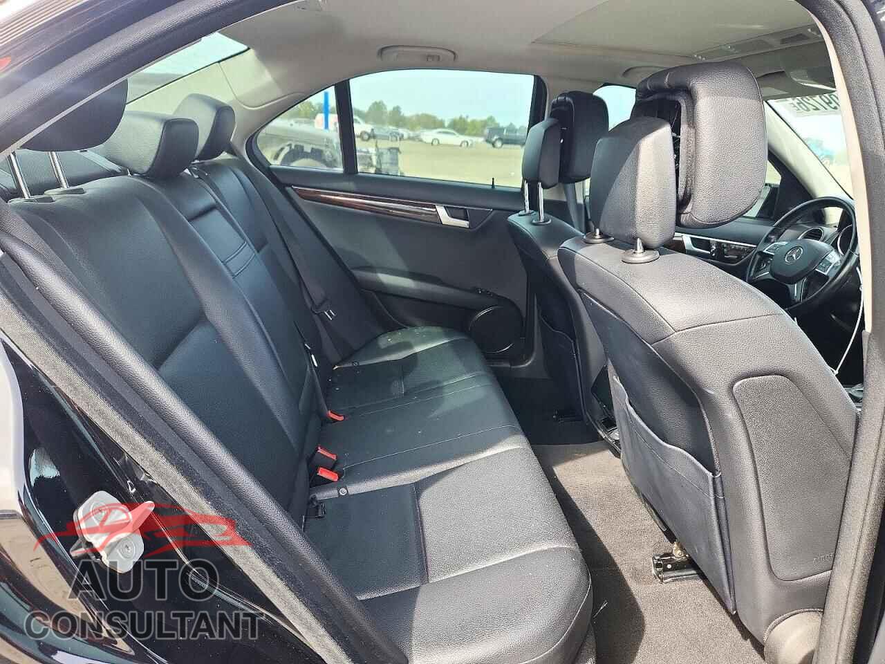 MERCEDES-BENZ C-CLASS 2013 - WDDGF8AB8DA820828