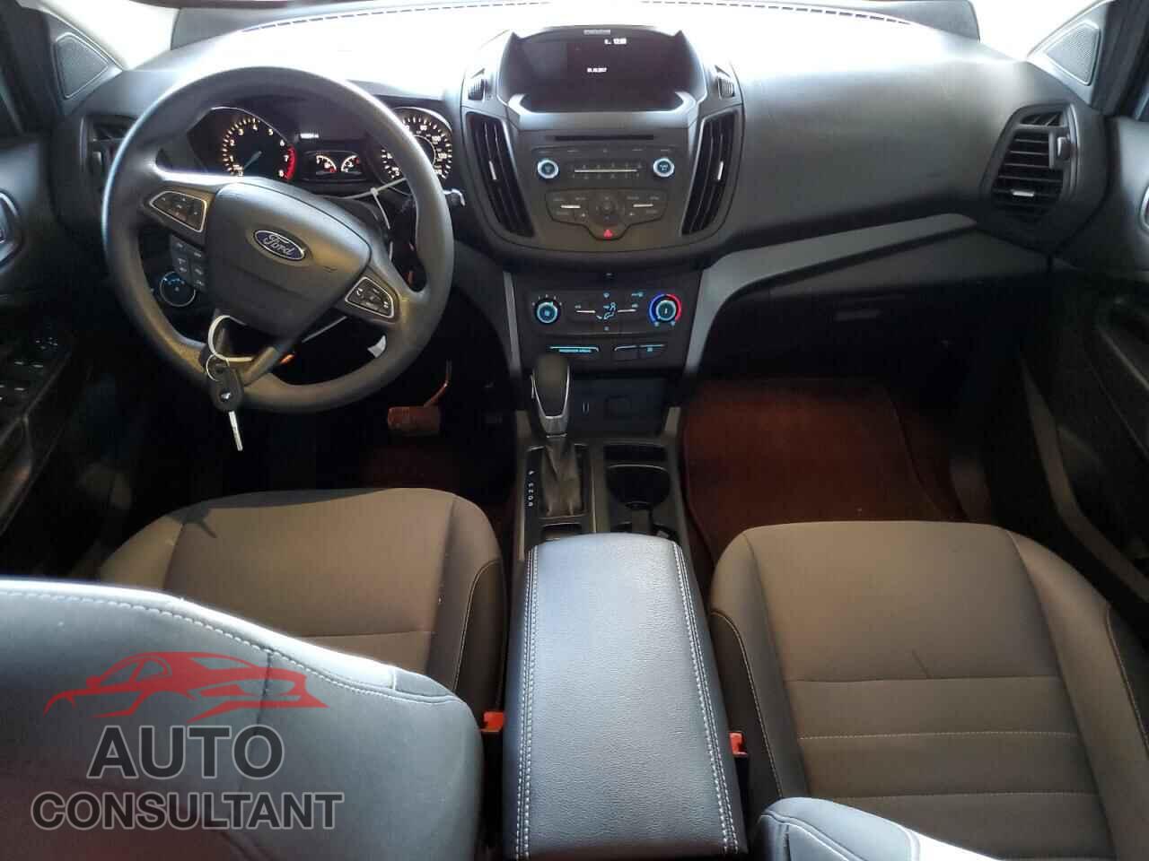 FORD ESCAPE 2017 - 1FMCU0F75HUD12305