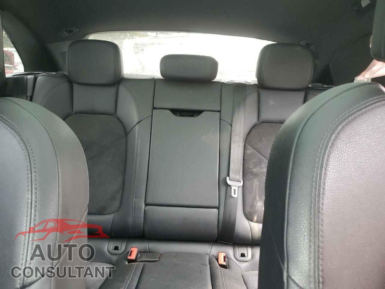 PORSCHE MACAN 2017 - WP1AA2A53HLB01615