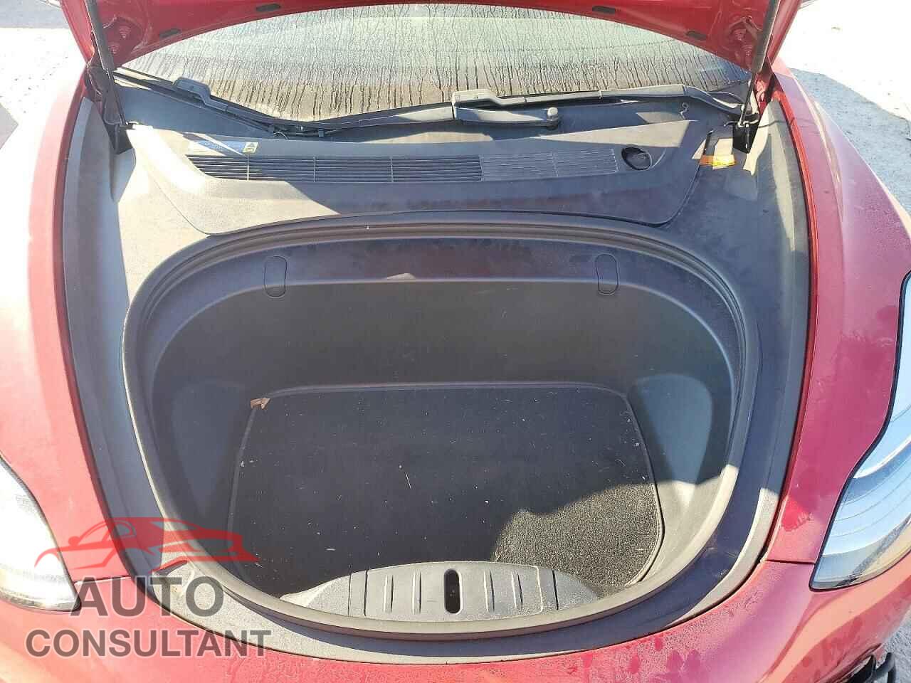 TESLA MODEL 3 2018 - 5YJ3E1EAXJF050137
