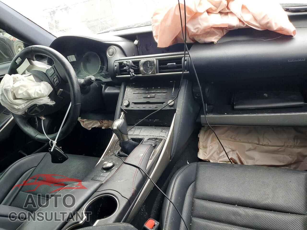 LEXUS IS 2018 - JTHC81D23J5032824