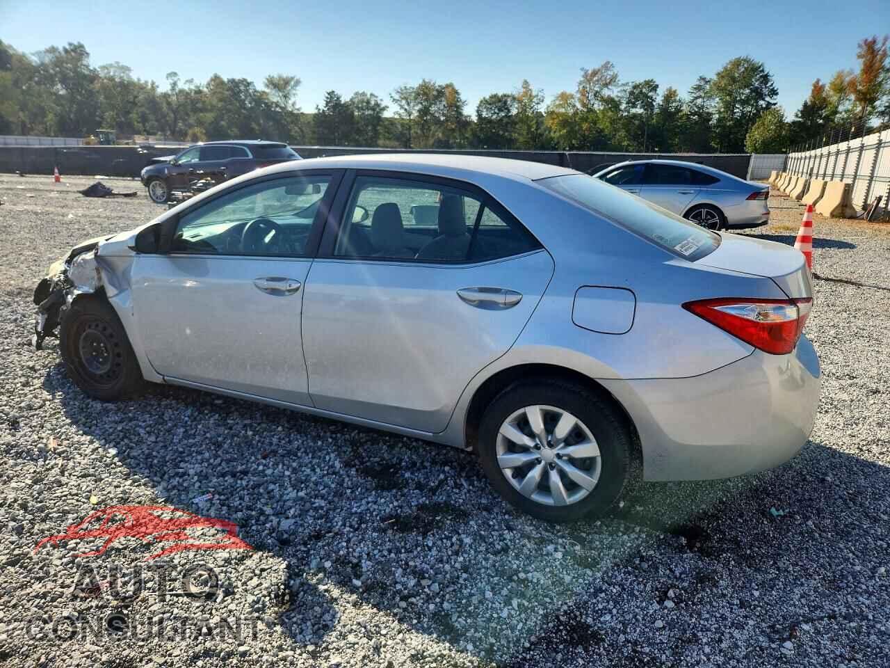 TOYOTA COROLLA 2015 - 2T1BURHE4FC261924