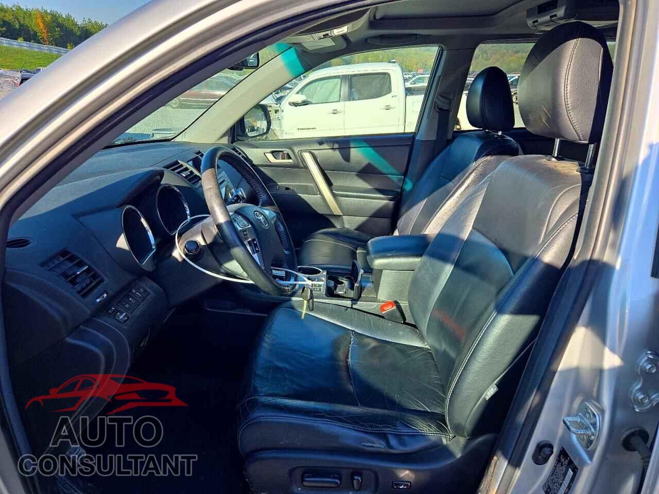 TOYOTA HIGHLANDER 2011 - 5TDBK3EH6BS081962
