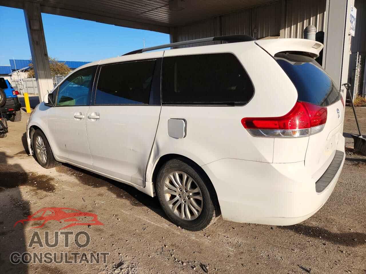 TOYOTA SIENNA 2014 - 5TDYK3DC0ES454627