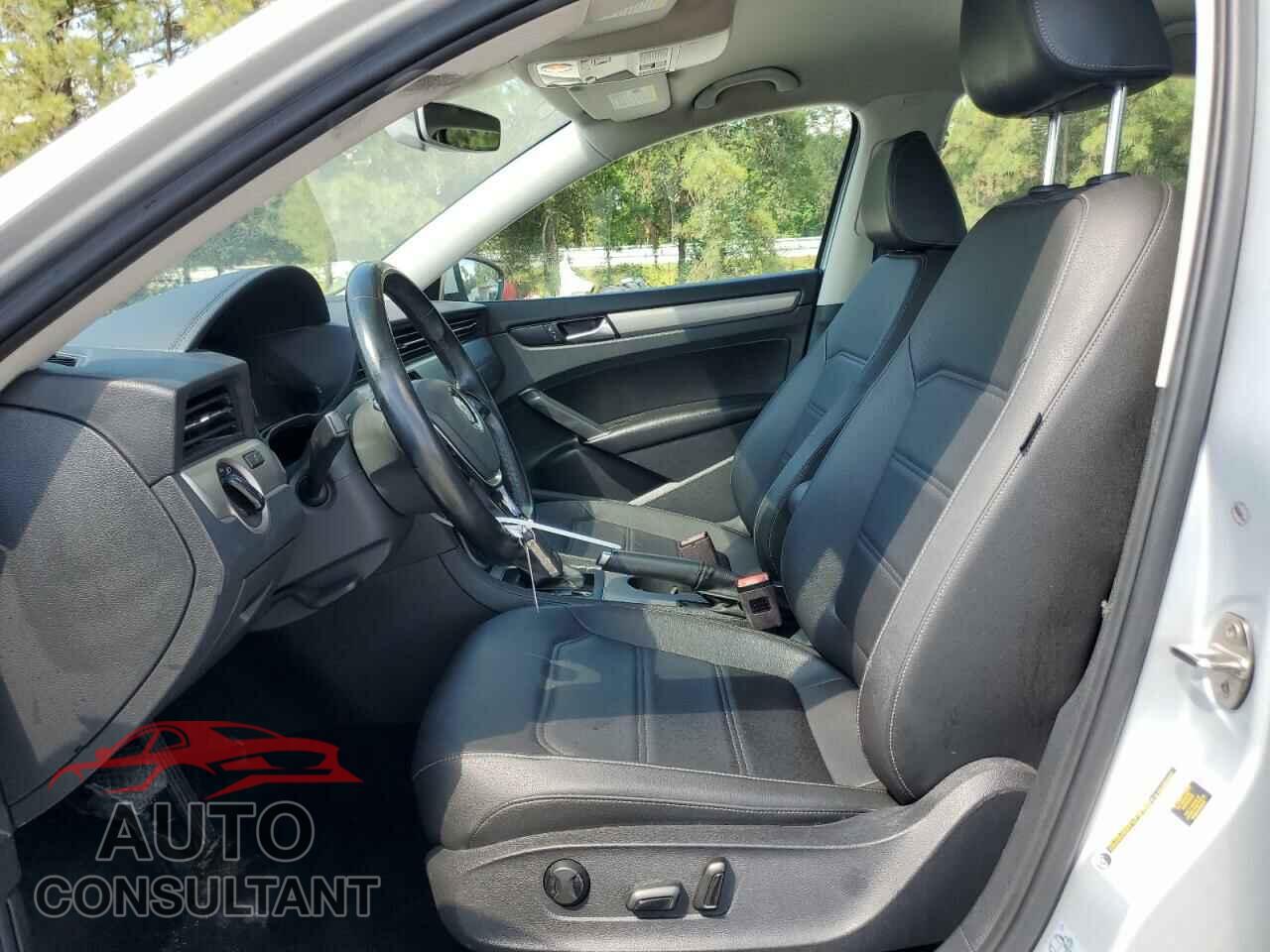 VOLKSWAGEN PASSAT 2020 - 1VWSA7A37LC007728