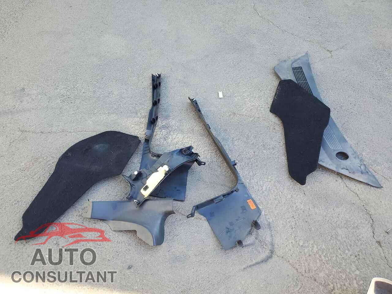 TESLA MODEL 3 2022 - 5YJ3E1EA8NF289708