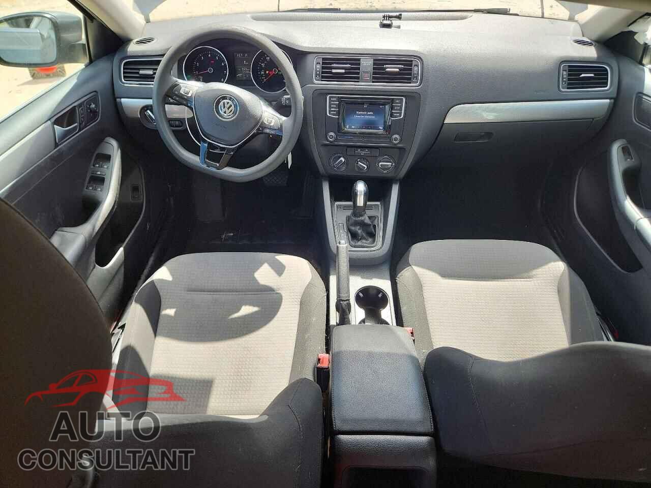 VOLKSWAGEN JETTA 2017 - 3VW2B7AJ0HM217718