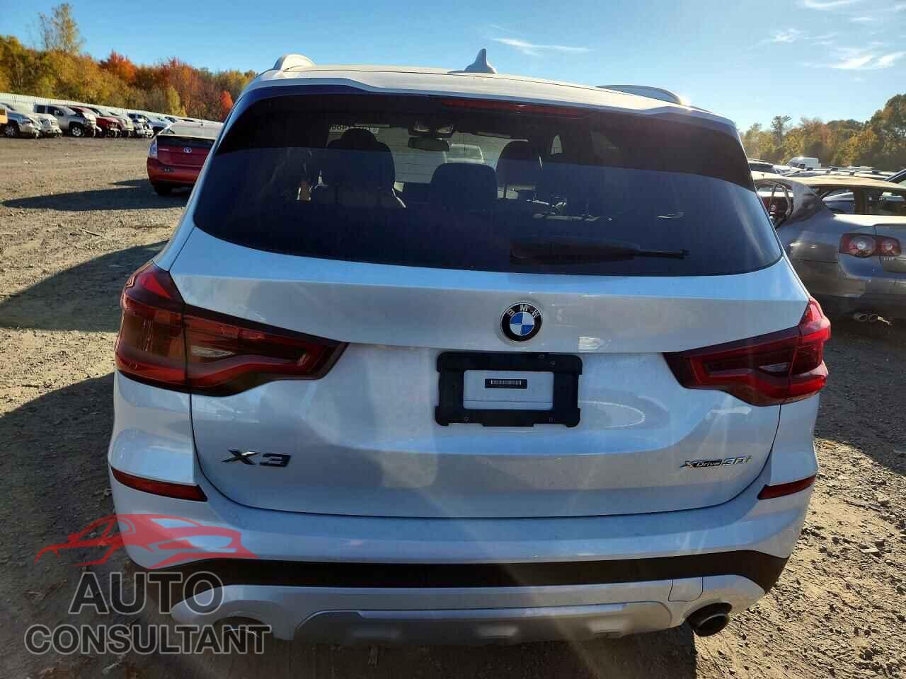 BMW X3 2018 - 5UXTR9C52JLD74416